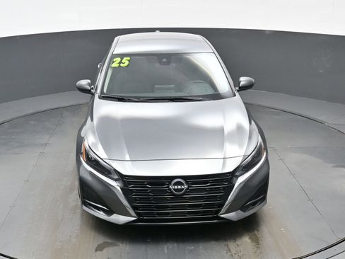 Used 2025 Nissan Altima 2.5 S image 39