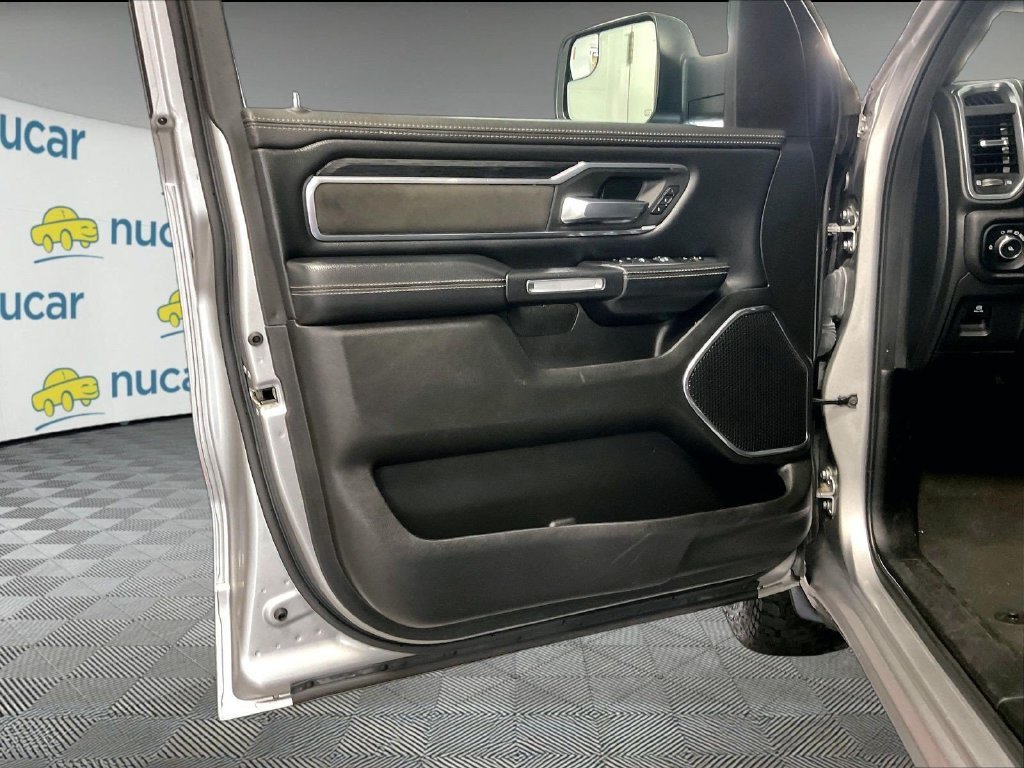 Used 2024 RAM 1500 Laramie AWD/4WD image 9
