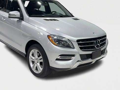 Used 2015 Mercedes-Benz ML 350 ML 350 4MATIC Sport Utility 4D image 3