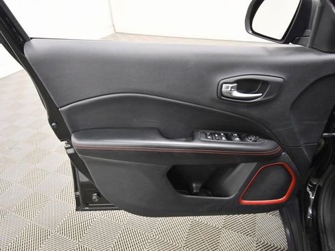 Used 2020 Jeep Compass Trailhawk image 13