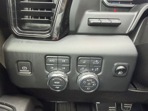 Used 2022 GMC Sierra 1500 AT4 w/ AT4 Premium Package AWD/4WD image 15