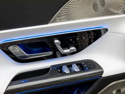 Used 2025 Mercedes-Benz SL 63 AMG 4MATIC image 27