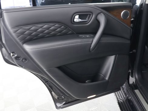 Used 2019 INFINITI QX80 Luxe AWD/4WD image 31