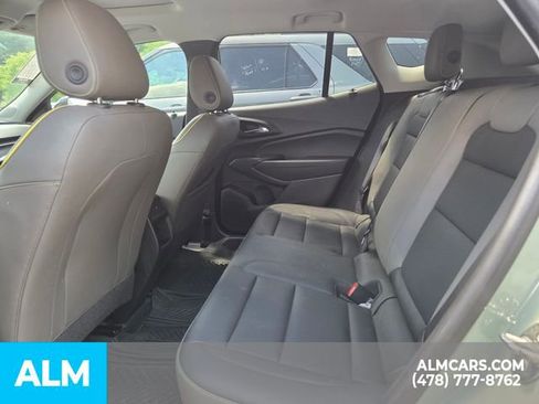 Used 2024 Chevrolet Trax ACTIV w/ Sunroof Package FWD image 17