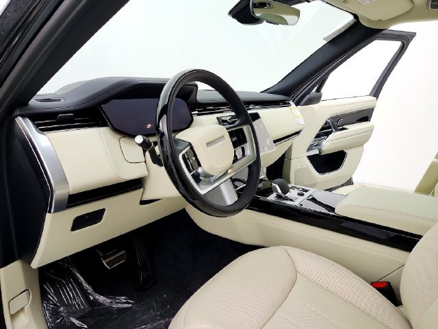 New 2027 Land Rover Range Rover Long Wheelbase SE AWD/4WD image 17