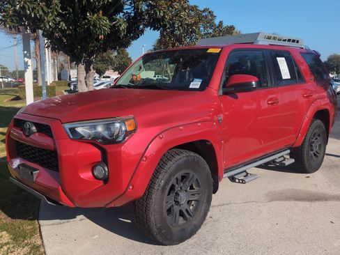Used 2016 Toyota 4Runner SR5 image 5