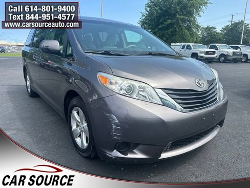 Used 2013 Toyota Sienna LE w/ Towing Pkg FWD image 12