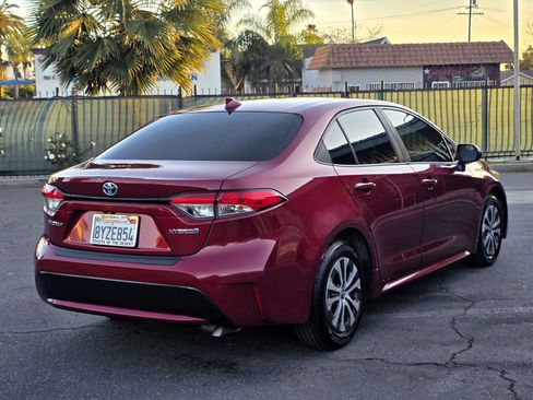 Used 2022 Toyota Corolla LE w/ Premium Interior Package image 4