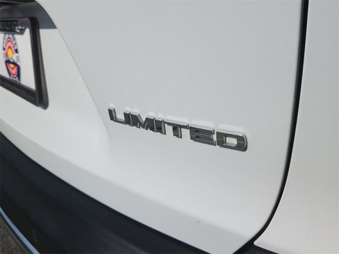 Used 2022 Jeep Cherokee Limited w/ Elite Package image 13