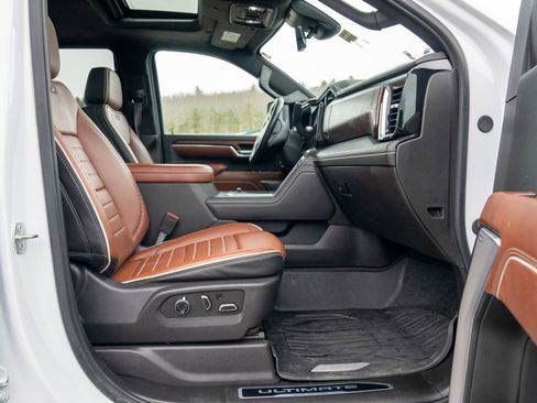 Used 2024 GMC Sierra 2500 Denali Ultimate w/ Snow Plow Prep/Camper Package image 13