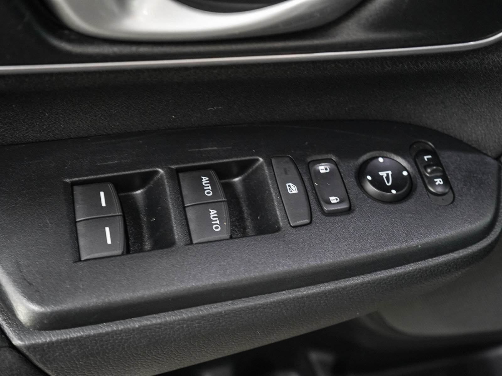 Used 2017 Honda CR-V EX image 20