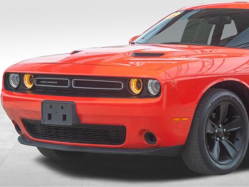 Used 2016 Dodge Challenger SXT RWD image 13
