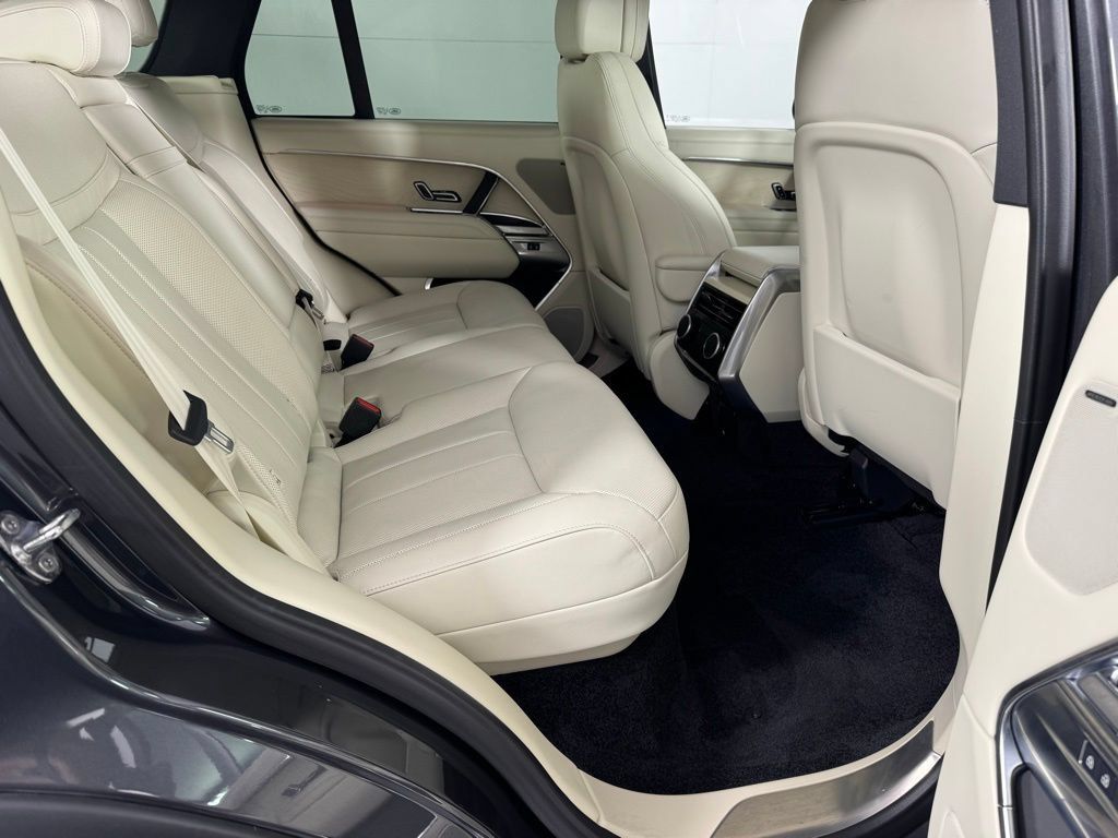Used 2024 Land Rover Range Rover SE AWD/4WD image 27
