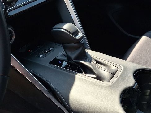 Certified 2023 Toyota Venza LE AWD/4WD image 18