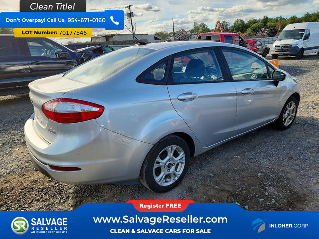 Used 2015 Ford Fiesta SE FWD image 4