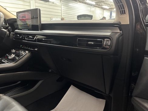 Used 2022 Lincoln Nautilus AWD image 19
