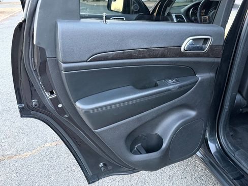 Used 2012 Jeep Grand Cherokee Laredo image 15