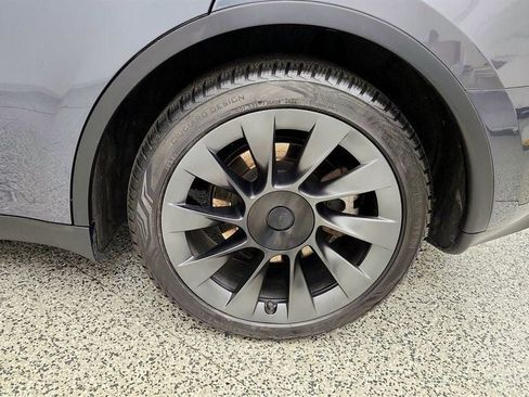 Used 2023 Tesla Model Y Long Range AWD/4WD image 9