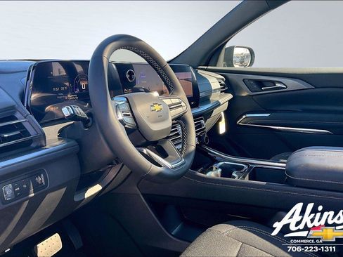 New 2026 Chevrolet Traverse LT w/ Sun and Wheel Package image 11