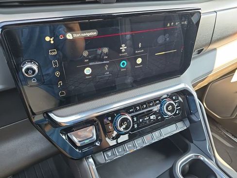 New 2025 GMC Sierra 2500 Denali w/ Denali Reserve Package image 13