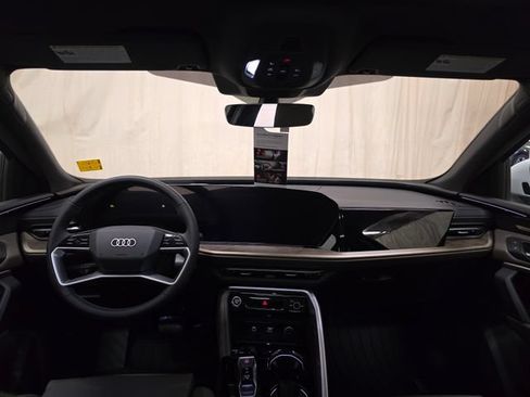 Used 2025 Audi Q5 Premium Plus w/ Premium Plus AWD/4WD image 24