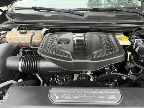 Used 2024 Jeep Wagoneer L Series II RWD image 35