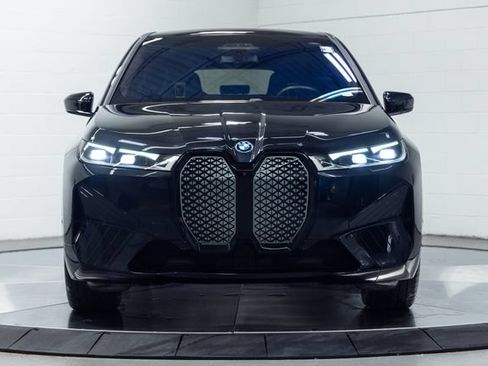 Used 2024 BMW iX xDrive50 w/ Premium Package AWD/4WD image 5