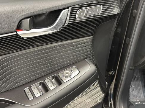 Used 2024 Hyundai Palisade Calligraphy image 22