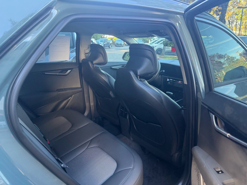 Used 2025 Kia Niro EX FWD image 15