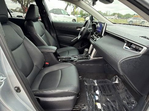 Certified 2025 Toyota Corolla Cross XLE AWD/4WD image 39