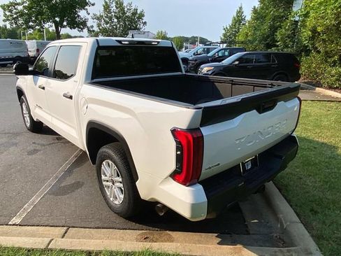 Used 2024 Toyota Tundra SR5 w/ SR5 Convenience Package AWD/4WD image 30