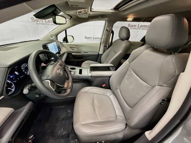 Used 2024 Toyota Sienna Limited AWD/4WD image 22