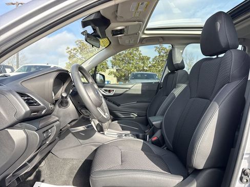 Used 2024 Subaru Forester Premium image 9