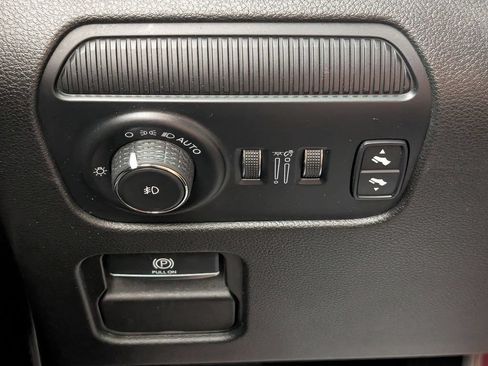 Certified 2022 Jeep Wagoneer Series II AWD/4WD image 15