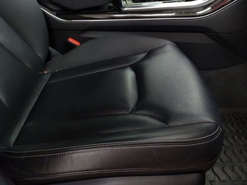 Used 2019 Audi Q8 Premium Plus w/ Premium Plus image 16