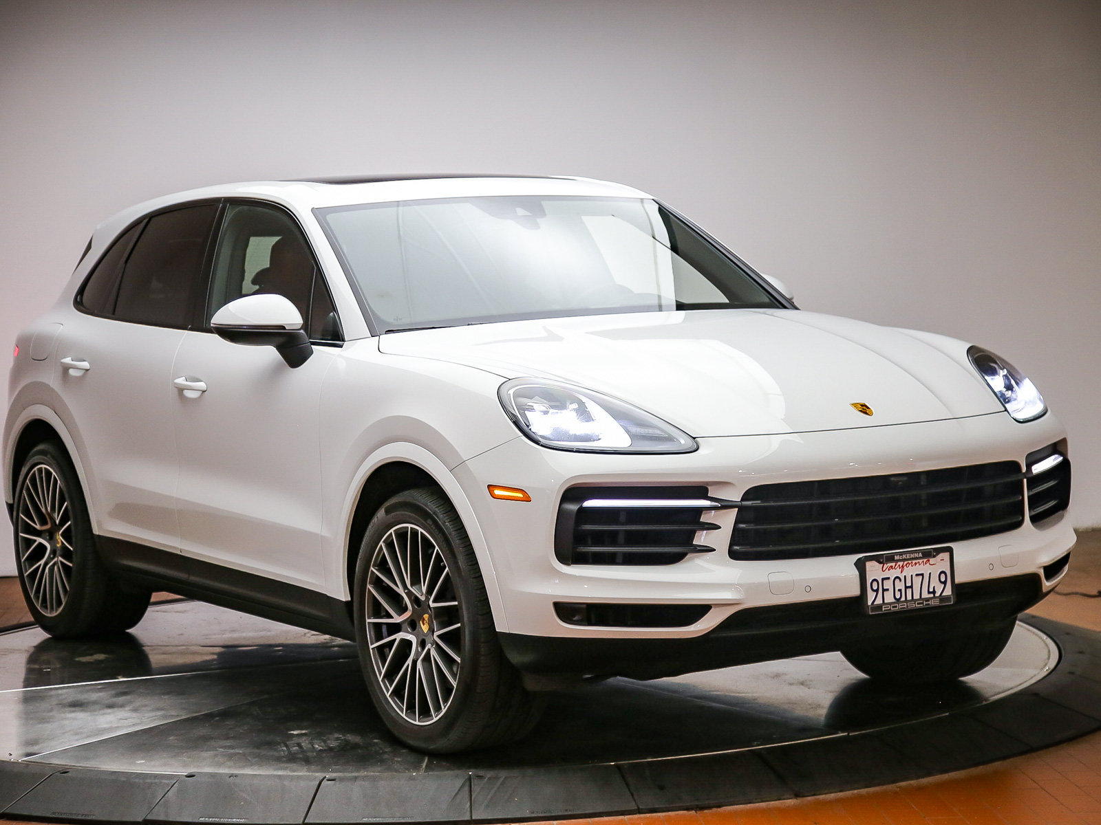 Certified 2023 Porsche Cayenne AWD/4WD image 9