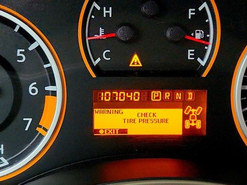 Used 2013 Nissan Titan SV w/ SV Value Truck Pkg image 15