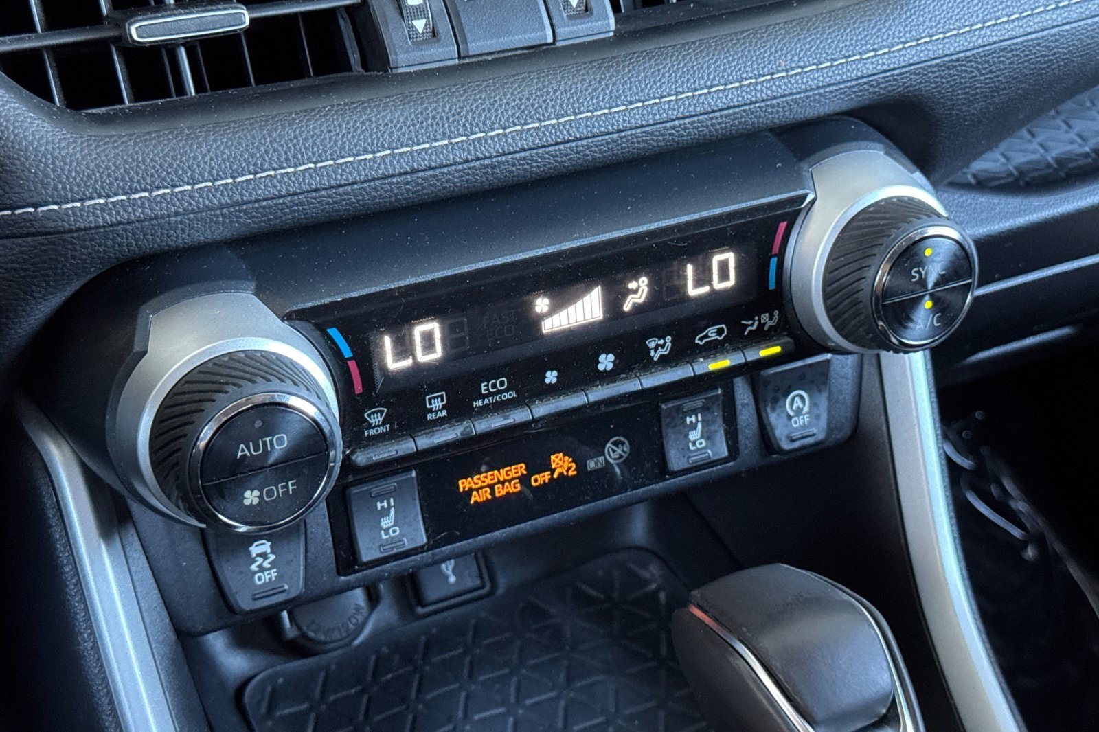 Certified 2020 Toyota RAV4 XLE Premium AWD/4WD image 19