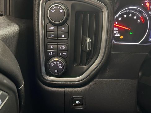 Used 2019 Chevrolet Silverado 1500 LT Trail Boss AWD/4WD image 18