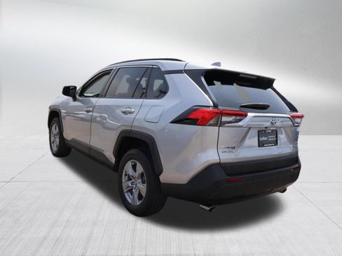 Used 2022 Toyota RAV4 XLE AWD/4WD image 5