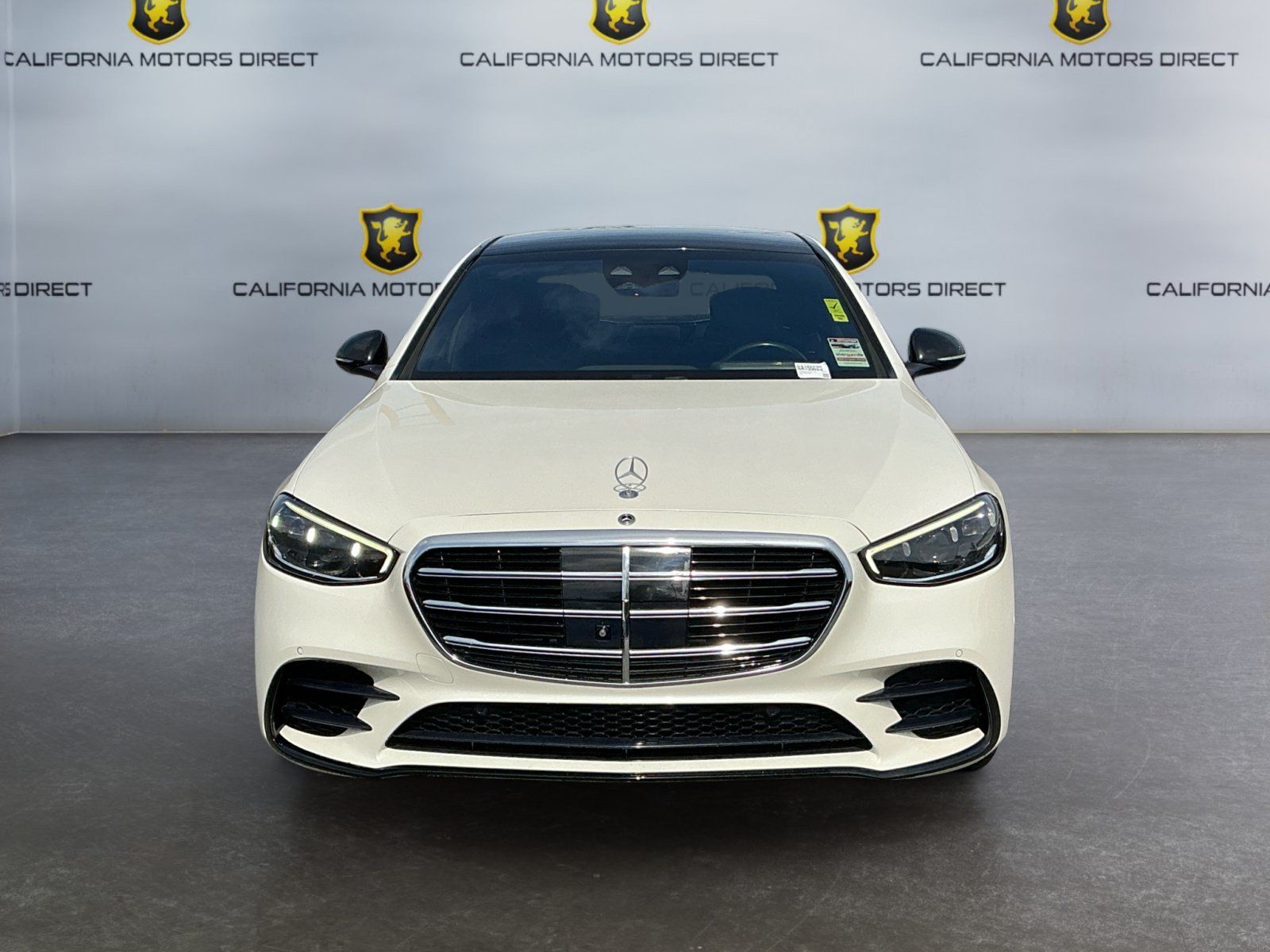 Used 2022 Mercedes-Benz S 580 4MATIC Sedan w/ AMG Line Package image 2