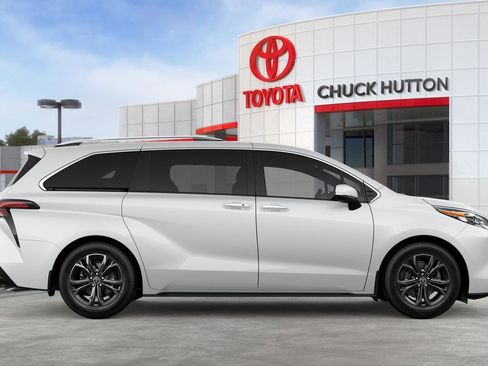 Used 2025 Toyota Sienna Platinum AWD/4WD image 28