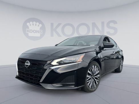 Used 2025 Nissan Altima 2.5 SV FWD image 1