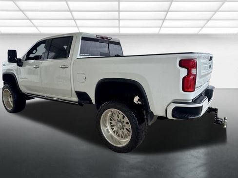 Used 2022 Chevrolet Silverado 2500 High Country w/ Technology Package AWD/4WD image 3