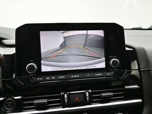 Used 2024 Nissan Pathfinder SV w/ Lighting Package (N92) FWD image 13