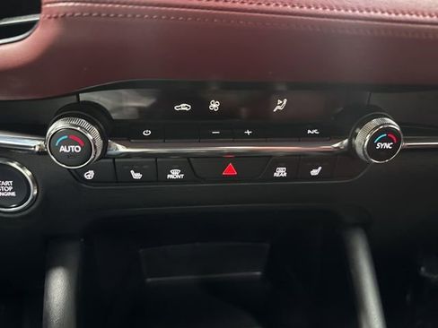 Used 2022 MAZDA MAZDA3 s image 21