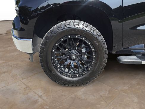 Used 2025 Chevrolet Silverado 1500 LT AWD/4WD image 28