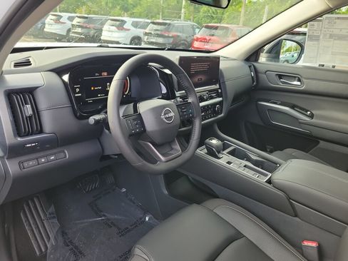 New 2026 Nissan Pathfinder SL FWD image 18