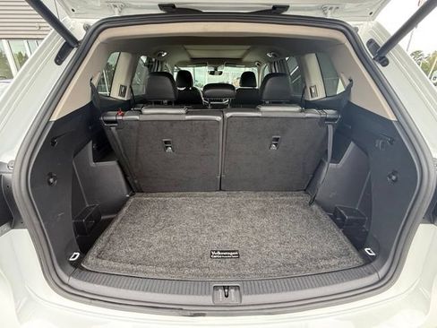 Used 2021 Volkswagen Atlas SE w/ Panoramic Sunroof Package FWD image 18