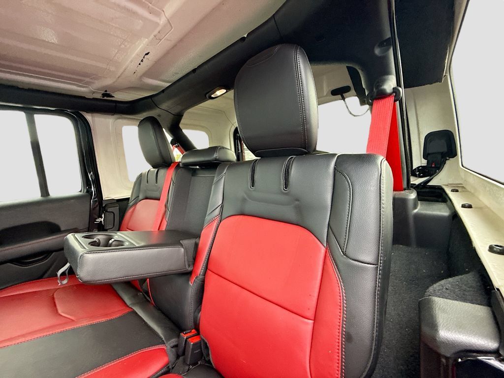 Used 2023 Jeep Wrangler Unlimited Rubicon 4xe AWD/4WD image 27